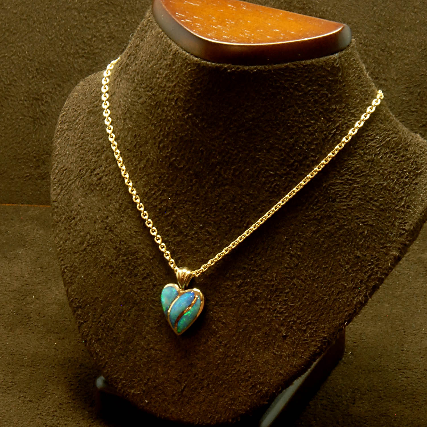 kabana heart necklace