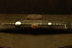 14k YG White Agate & Dangle Heart 7" Bracelet